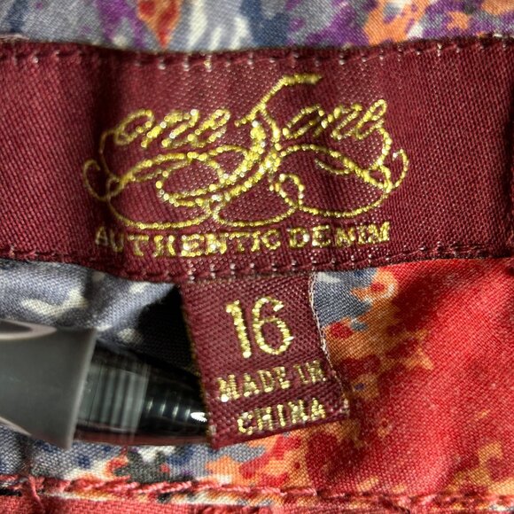 One 5 One Size 16 Shorts - Picture 9 of 10